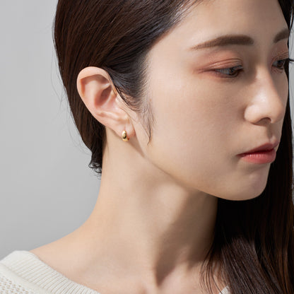 K18 月甲 フープピアス（10×5）