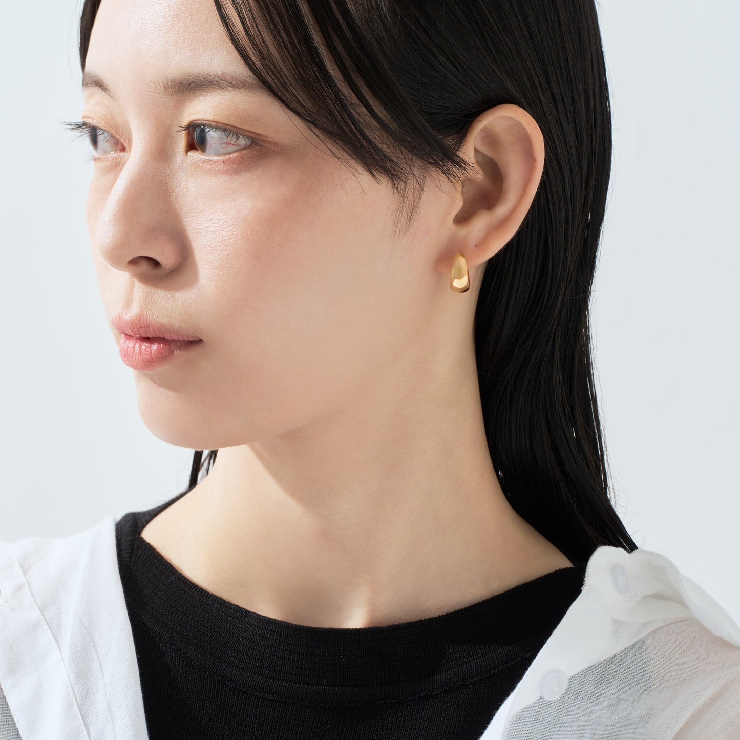 【片耳】K18 月甲 フープピアス（15×7）