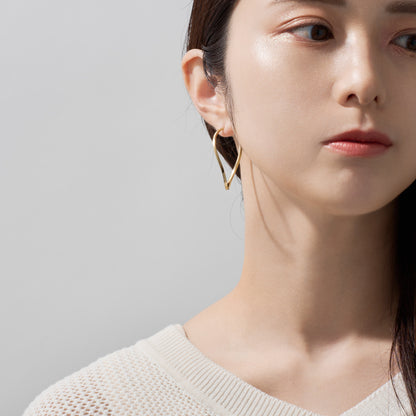 K10 ひねり フープピアス