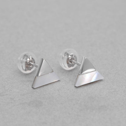 K10 ホワイトシェル スタッドピアス（△：WG）