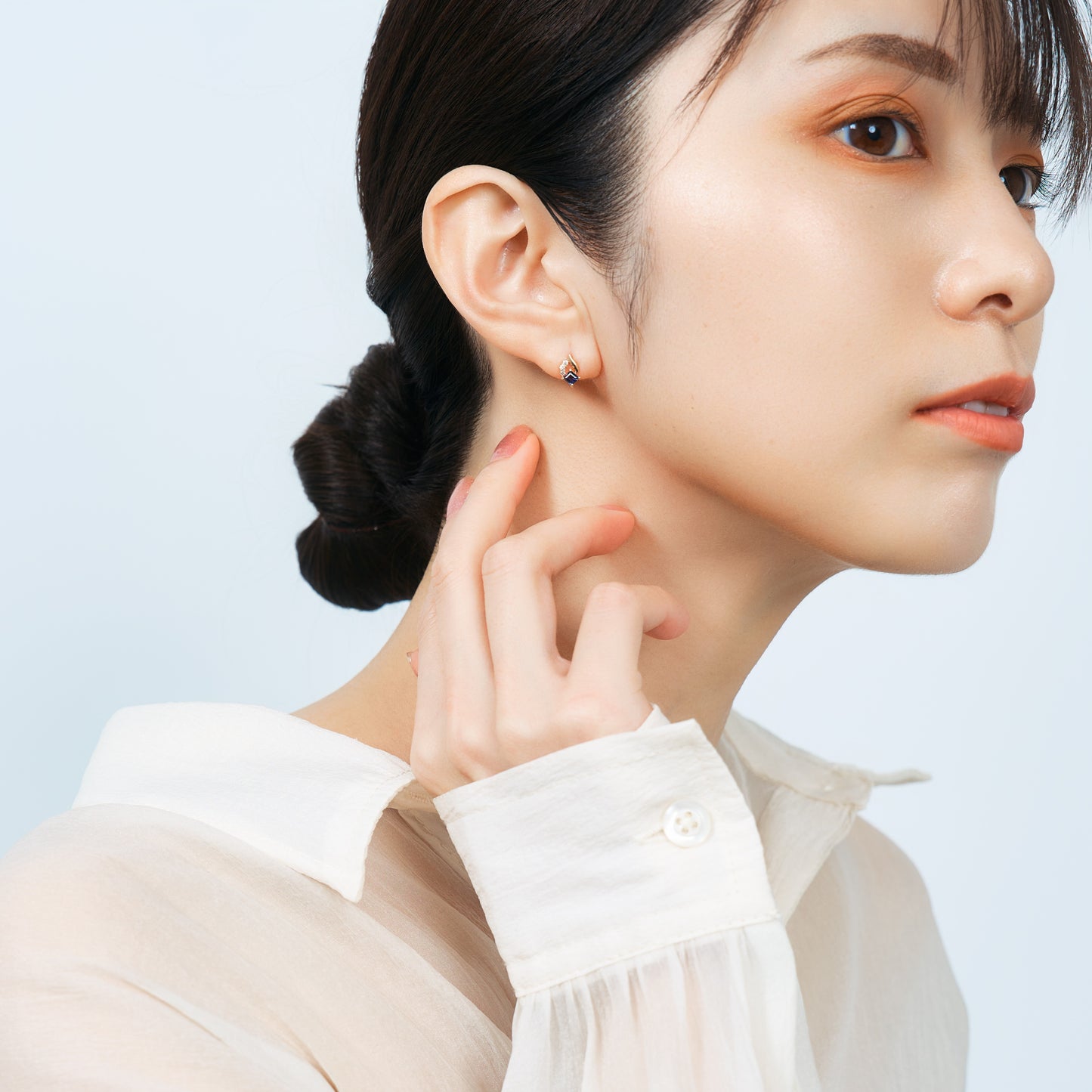 K10 アイオライト スタッドピアス
