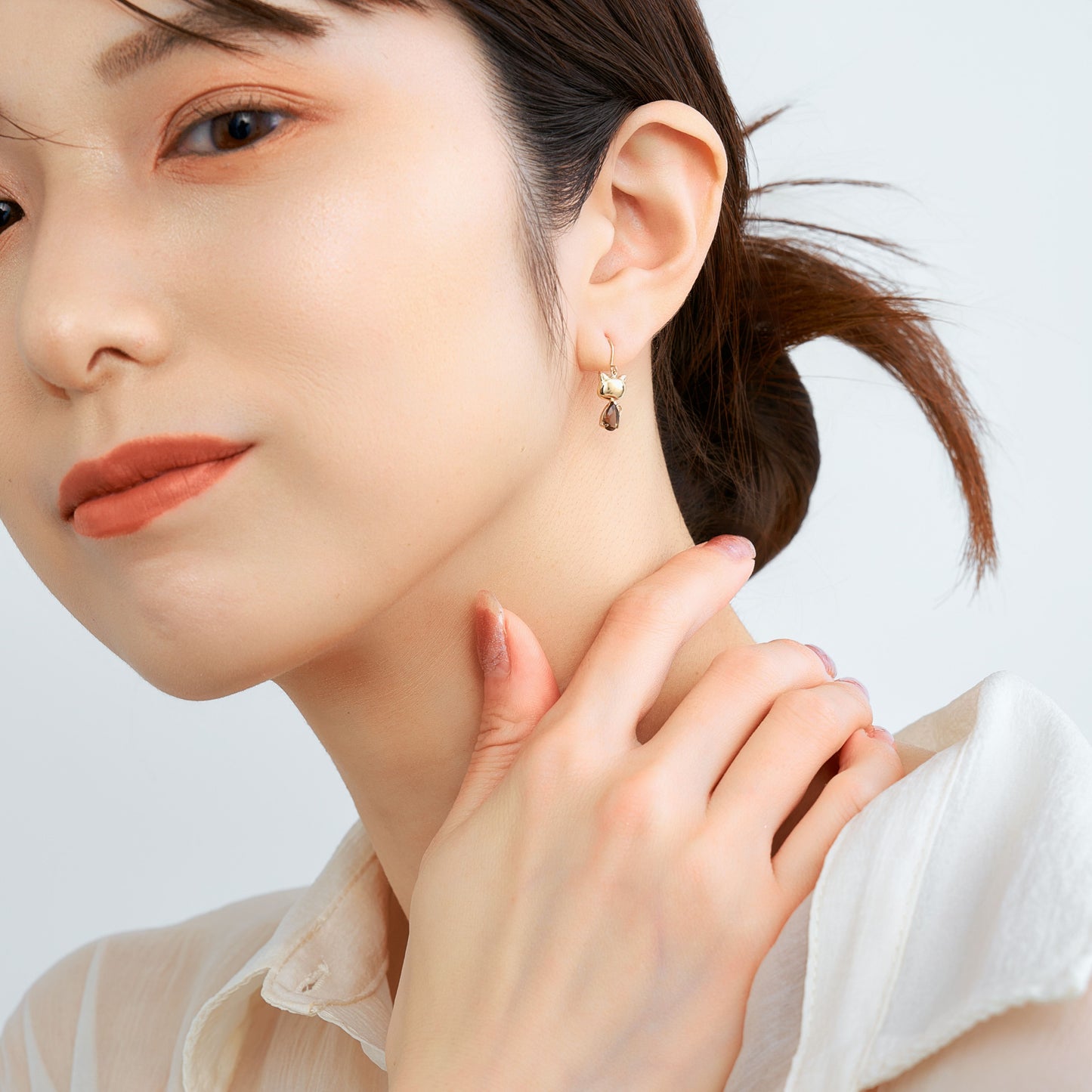 K10 ネコ フックピアス