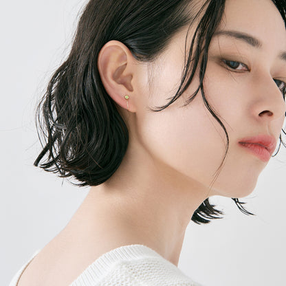 K10 誕生石 イヤリング（8月：ペリドット）