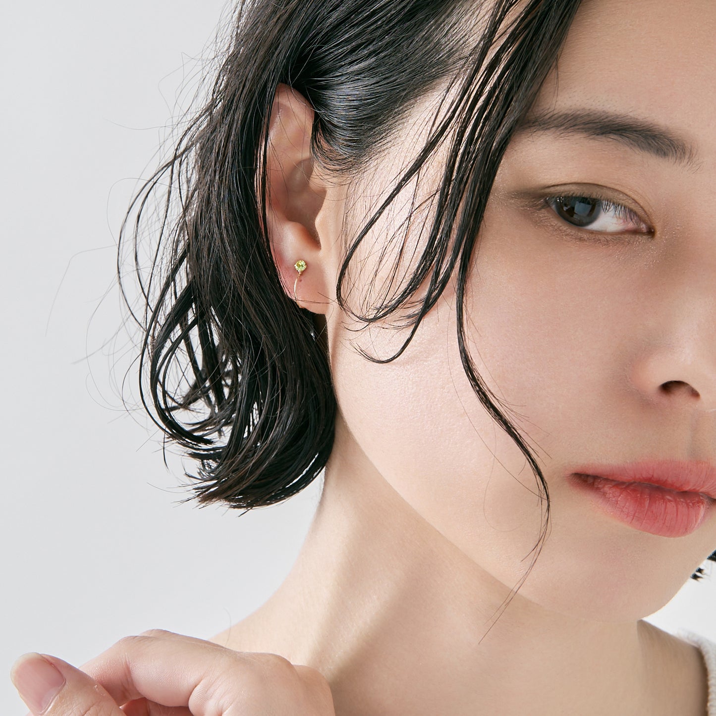 K10 誕生石 イヤリング（8月：ペリドット）