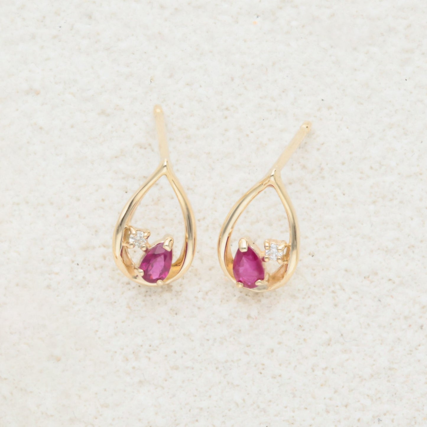 K10 ルビー ピアス（しずく）