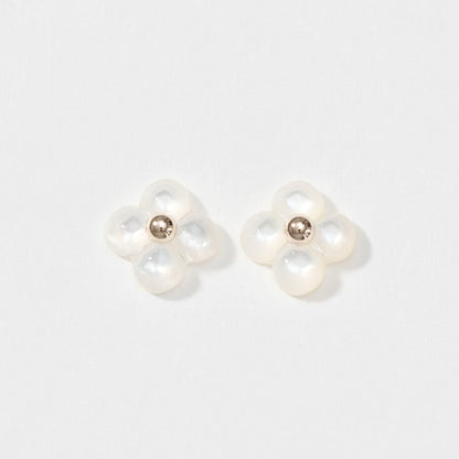 K10 フラワーシェル スタッドピアス（アジサイ）