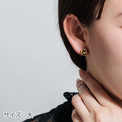【片耳】SV925 イニシャルピアス （C：大/小）