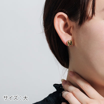 【片耳】SV925 イニシャルピアス （M：大/小）