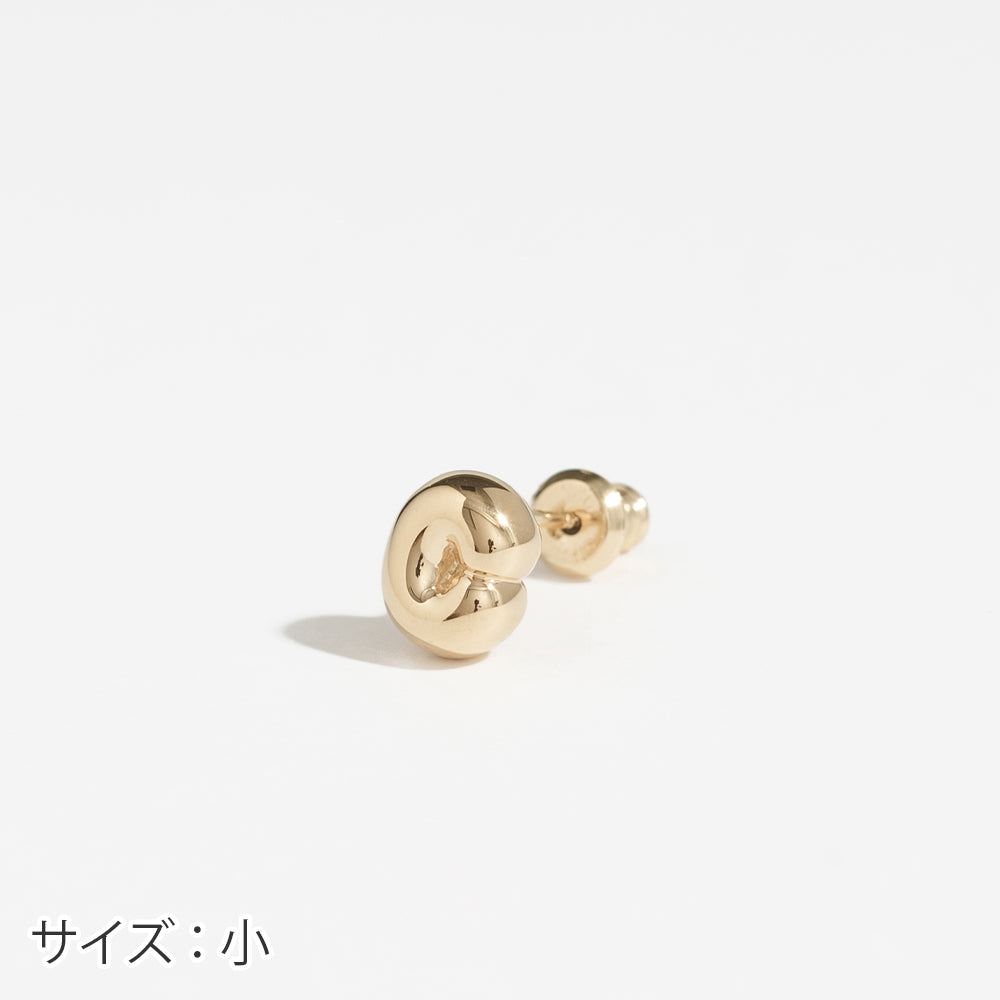 【片耳】SV925 イニシャルピアス （C：大/小）