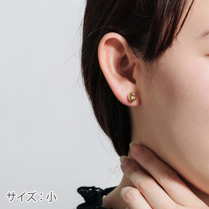 【片耳】SV925 イニシャルピアス （C：大/小）