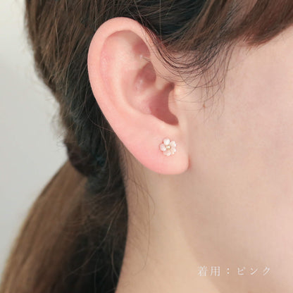 K10 フラワーシェル スタッドピアス（ピンク）